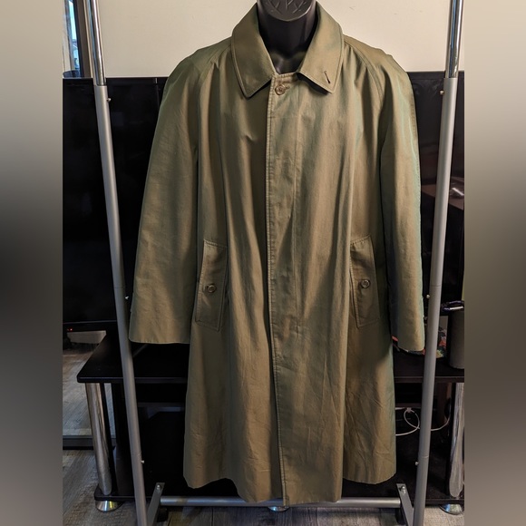 Burberry iridescent green trenchcoat - Picture 2 of 8